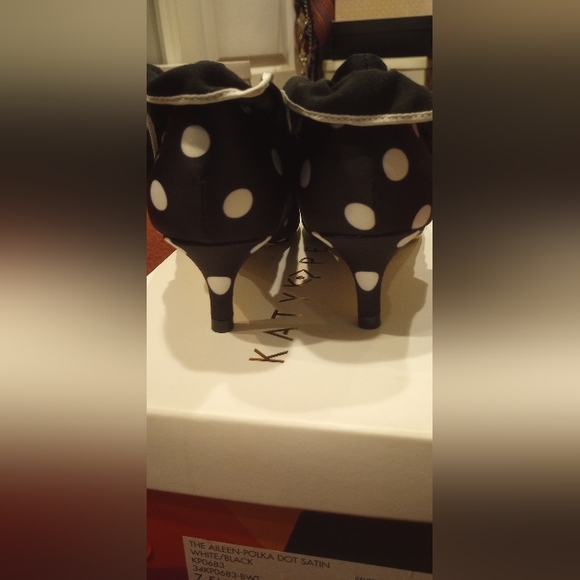 NWT Katy Perry Aileen Polka Dot Satin white/black 7.5 - Picture 6 of 8